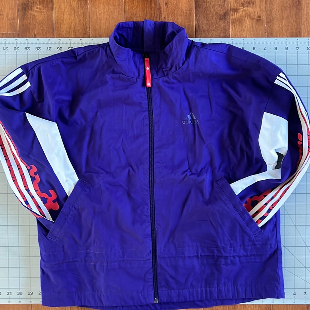 NWOT Adidas jacket with Chinese design. Sz M